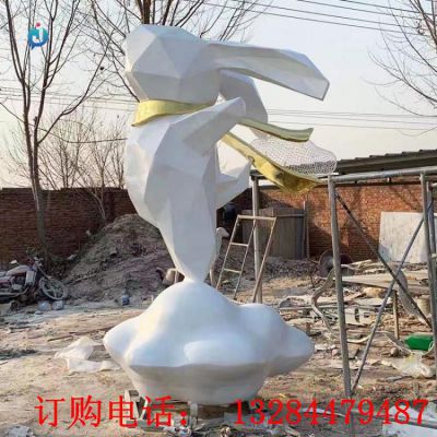 不銹鋼幾何圍巾兔雕塑