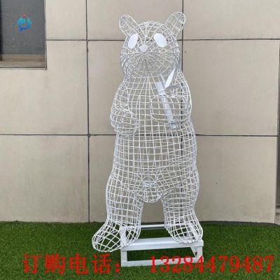 不銹鋼鏤空熊貓雕塑