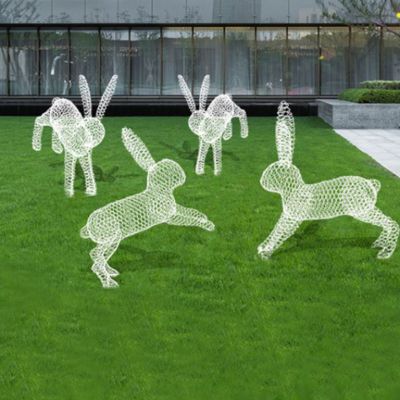 不銹鋼鏤空兔雕塑